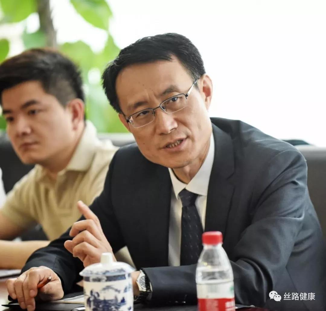 全球基金对外关系高级政策顾问许铭先生
